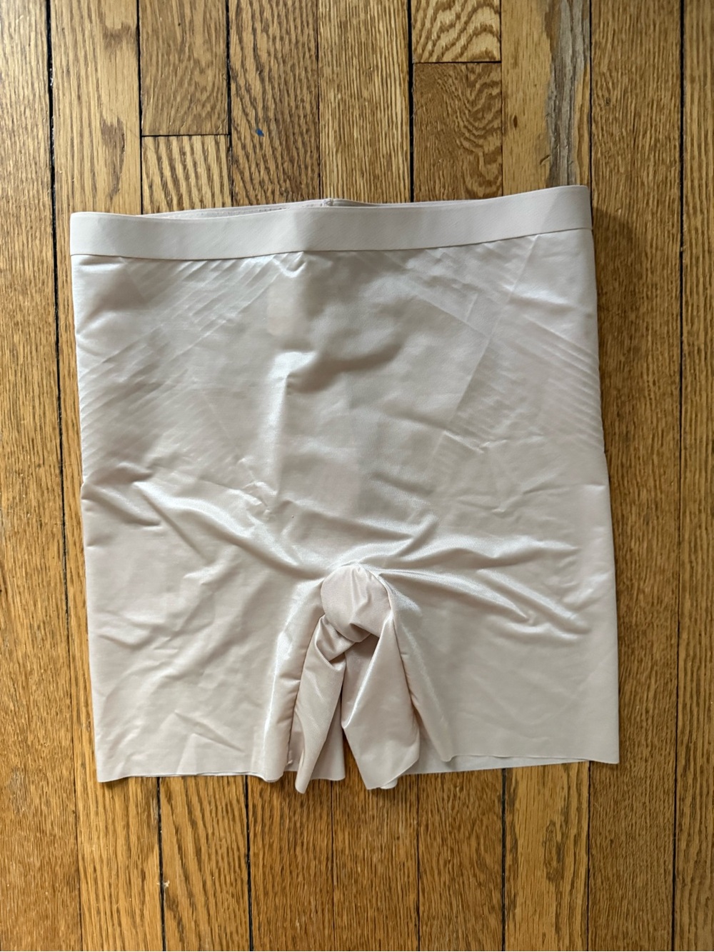 SPANX Supersmooth Essential Mid Thigh Short - Size Medium - NWOT